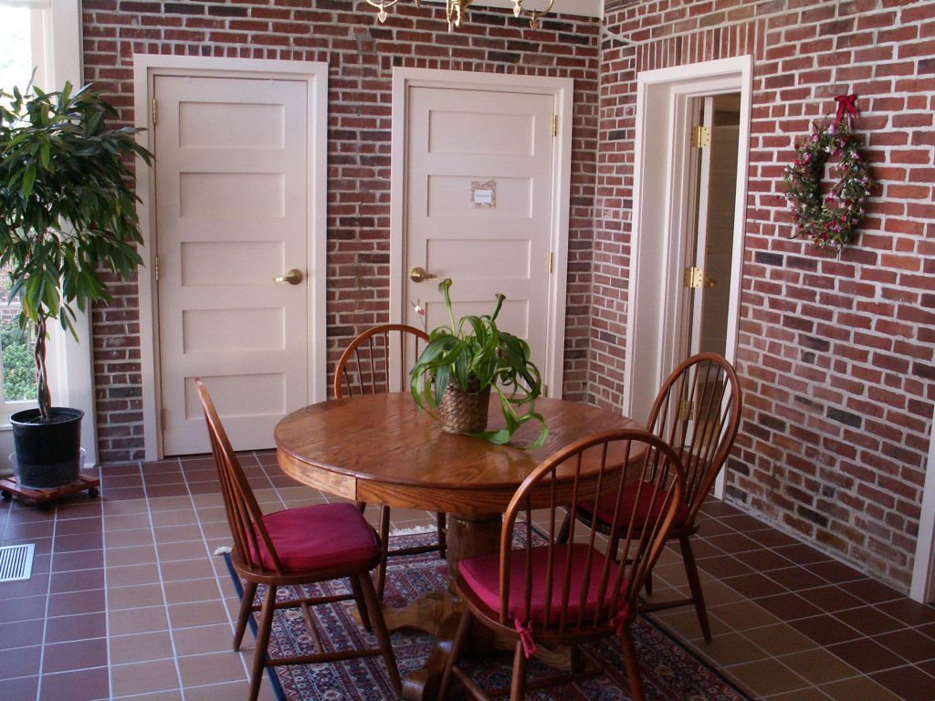 Chancellor’s Residence breakfast room