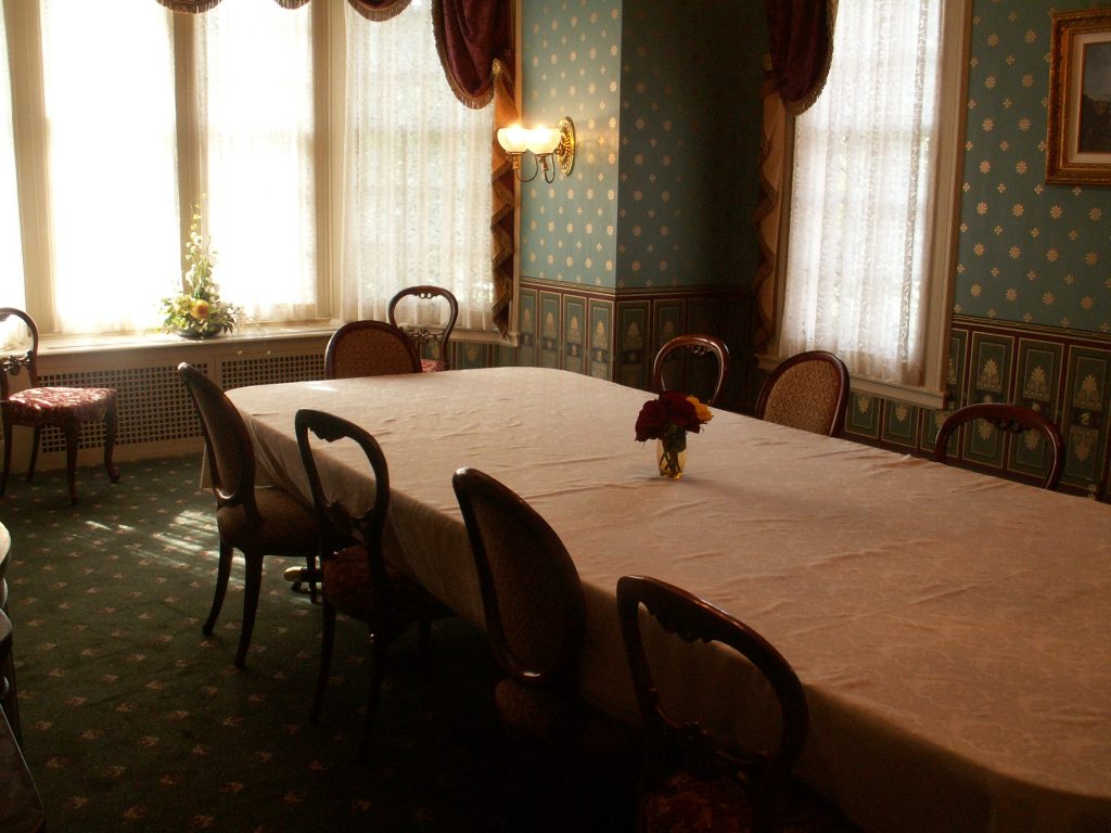 Chancellor’s Residence dining room