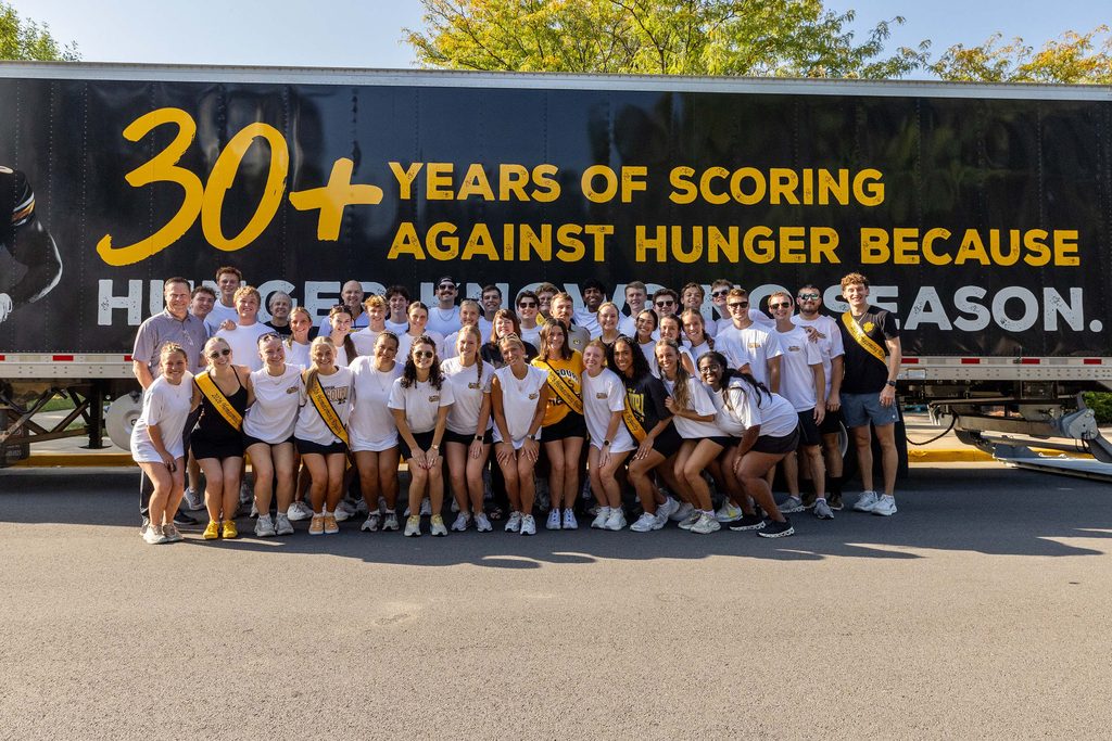 Tiger Food Fight volunteers